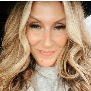 Meet your Posher, Leeann